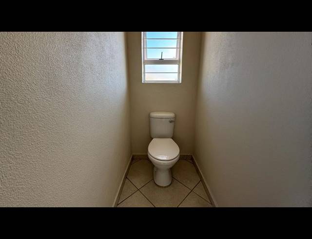 3 BEDROOM HOUSE FOR SALE IN OLIEVENHOUTBOSCH